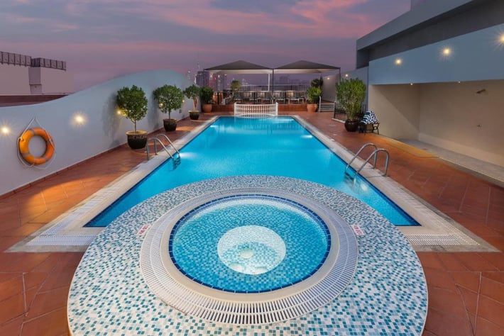 Savoy Crest Hotel