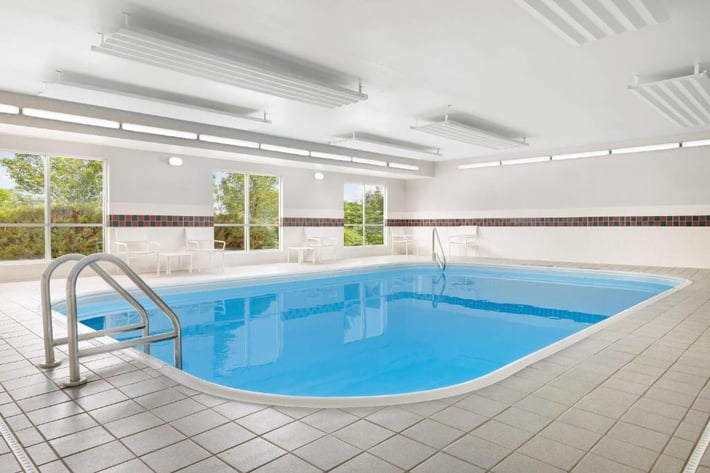 Country Inn & Suites by Radisson, Springfield, OH
