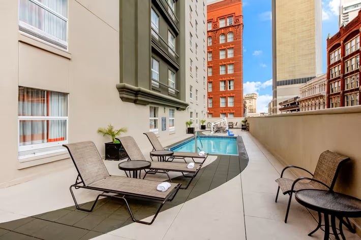 La Quinta Inn & Suites by Wyndham New Orleans Downtown