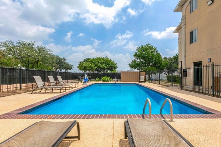 Super 8 by Wyndham Grapevine/DFW Airport Northwest