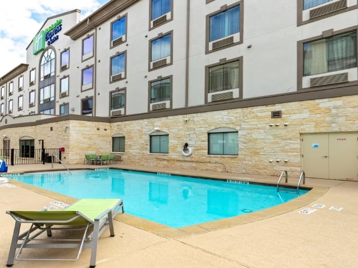 Holiday Inn Express & Suites Houston South - Pearland