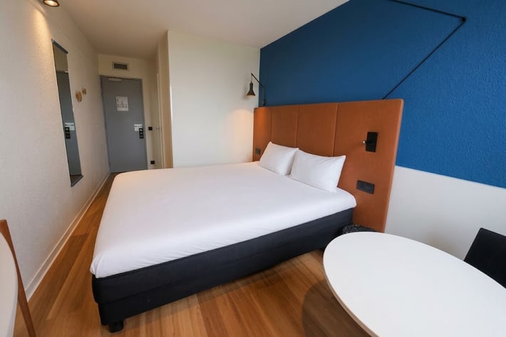 ibis Lyon Est Bron